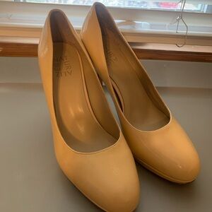 Naturalizer Women's Cream Pumps